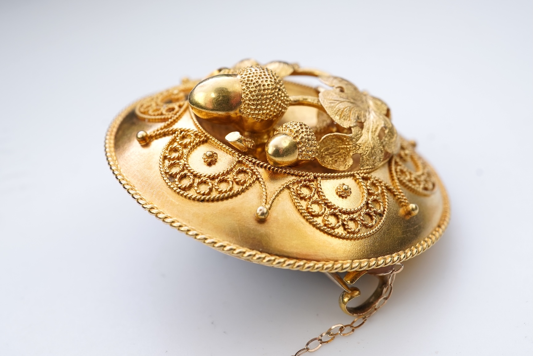 A Victorian gold brooch, third quarter 19th century